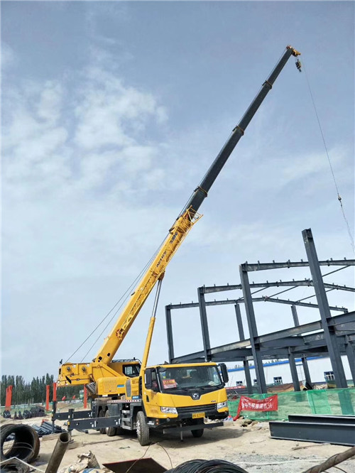 任县超高层建筑钢结构吊装案例